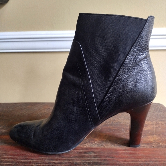 Donald Pliner Black Ankle Boots Size 9.5 - Picture 3 of 9
